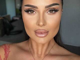 Chat vidéo érotique KylieSpicey