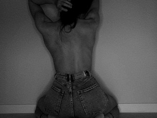 Chat vidéo érotique L-o-l-ita