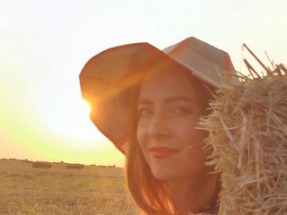 Chat vidéo érotique Ev-ge-sha