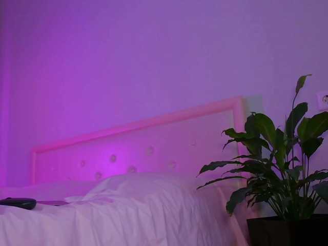 Photos LanaYoung Welcome to Lana's Young room. I really like to have fun online.