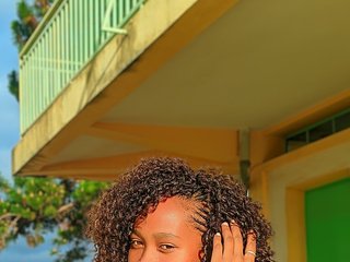 Chat vidéo érotique Larah00