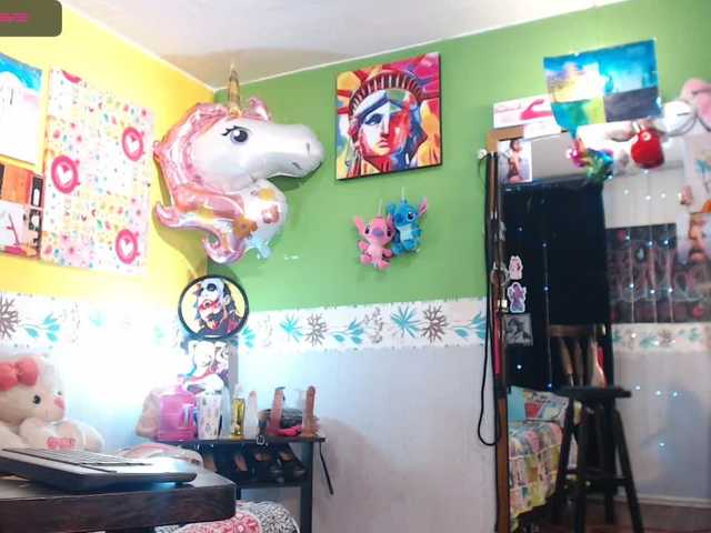 Photos laureenbroke I am very wet I want to be a trick come and help me I have toys and I am very funny we will have a great time