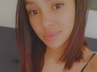 Chat vidéo érotique layla-smith