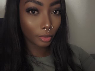 Chat vidéo érotique LaylaAriana