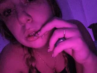 Chat vidéo érotique LekaAlena