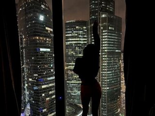 Chat vidéo érotique LerochkaaaaA