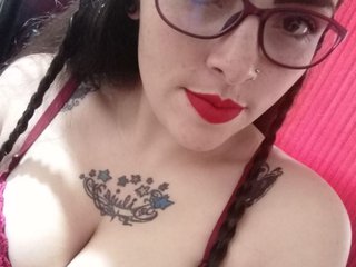 Chat vidéo érotique Lesliecumm