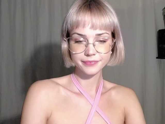 Photos lexieSpicy Sweet and yet dang naughty ;) #innocentface #sweet #petite #glasses #fetish #natural #shorthair #domina #teaser #cfmn #joi #cei #cbt #sph #cucktraining