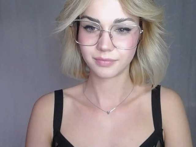 Photos lexieSpicy Sweet and yet dang naughty ;) #innocentface #sweet #petite #glasses #fetish #natural #shorthair #domina #teaser #cfmn #joi #cei #cbt #sph #cucktraining