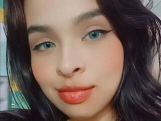 Chat vidéo érotique LiaCooper18