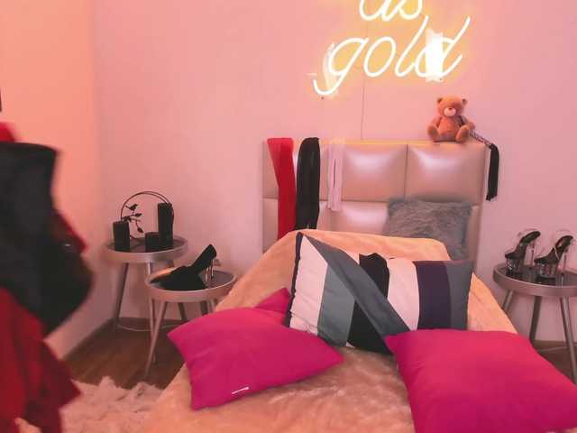 Captures d'écran de diffusion LiaMona