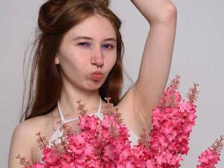 Chat vidéo érotique Liramoonn