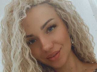 Chat vidéo érotique Lisandra95