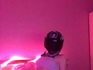 Chat vidéo érotique LiyaHell