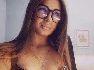 Chat vidéo érotique Llinndda