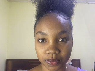 Chat vidéo érotique Lora7