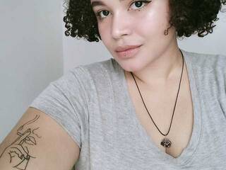 Chat vidéo érotique Lucia-Stone71