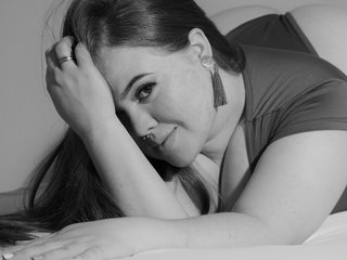 Chat vidéo érotique luciana-willians