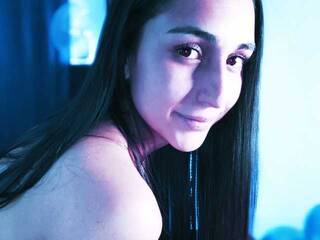 Chat vidéo érotique Lucy-Nova