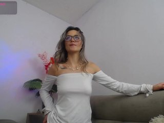 Chat vidéo érotique lucyPrncess