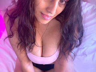 Chat vidéo érotique MaeMoore