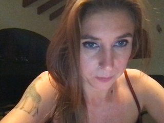 Chat vidéo érotique MaggieModest