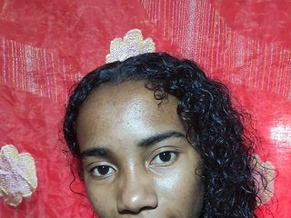 Chat vidéo érotique Mairenah