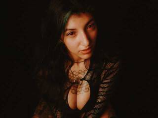 Chat vidéo érotique Marllena