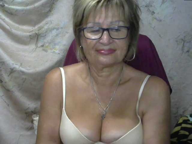 Photos MatureLissa Who wants to see mature pussy ? pls for @total English and German