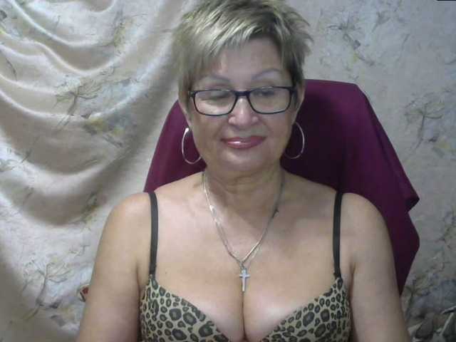 Photos MatureLissa Who wants to see mature pussy ? pls for @total English and German