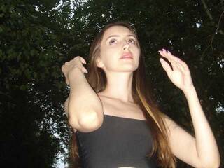 Chat vidéo érotique May-Rose