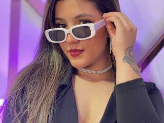 Chat vidéo érotique Maya-Foxx1