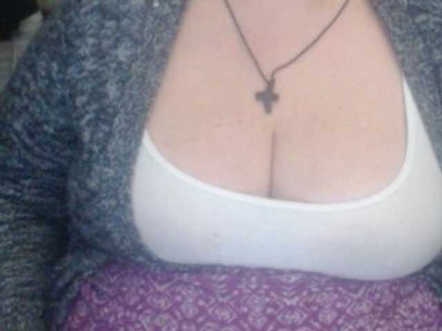 Photos mayalove4u lush its on ,1 to make my toy vibra, 5 for like e,15#tits 20 #ass 25 #pussy #lush on , please one tip