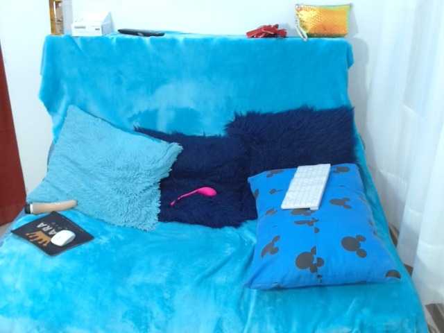 Captures d'écran de diffusion mayramilf