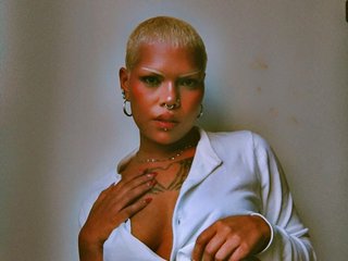 Chat vidéo érotique Maze-silver-star