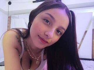 Chat vidéo érotique Mia-Brown