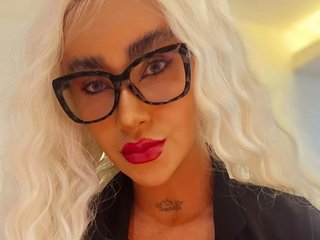 Chat vidéo érotique MiaBrunette