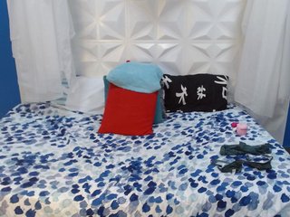 Chat vidéo érotique Miagreys1