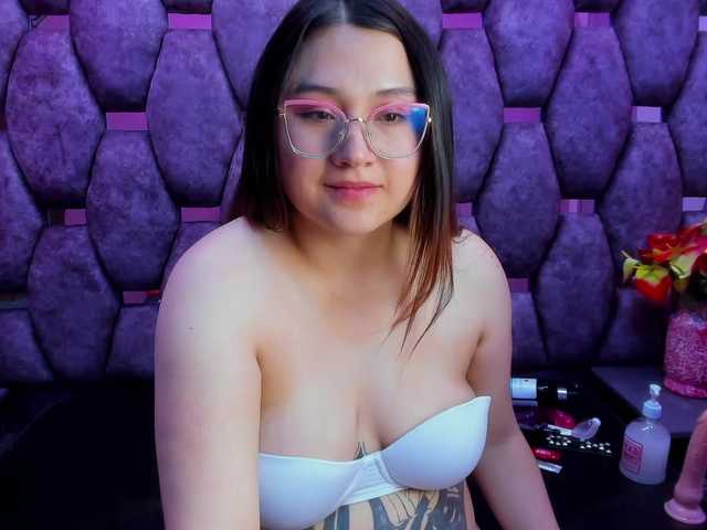 Captures d'écran de diffusion MiaHarvey