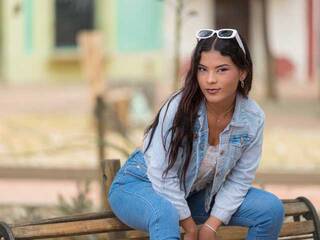 Chat vidéo érotique Miaynocolucci