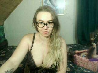 Chat vidéo érotique MilfBerthena