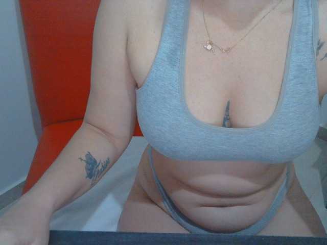 Captures d'écran de diffusion mimisexxxa