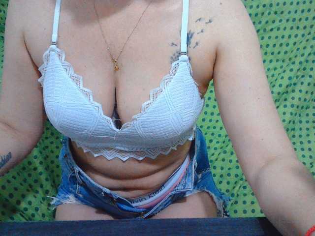 Captures d'écran de diffusion mimisexxxa