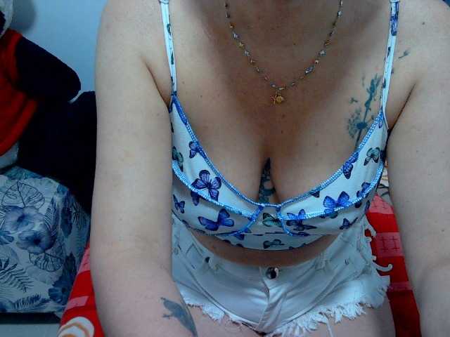 Captures d'écran de diffusion mimisexxxa