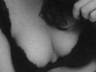 Chat vidéo érotique mismi