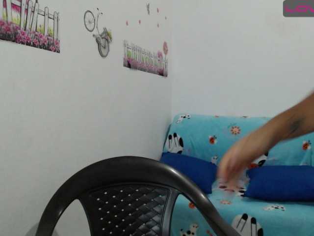 Captures d'écran de diffusion monica-squirt