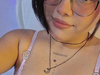 Chat vidéo érotique MonieLodge