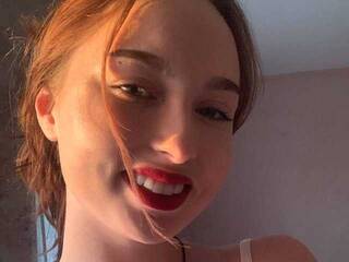 Chat vidéo érotique Monika-Lee