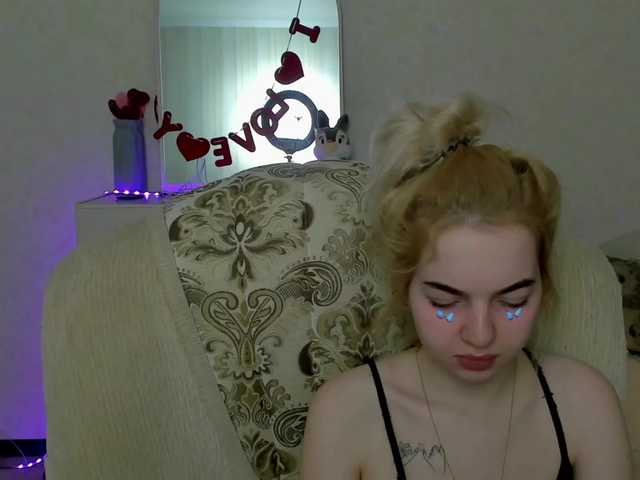 Captures d'écran de diffusion MonikaMoon