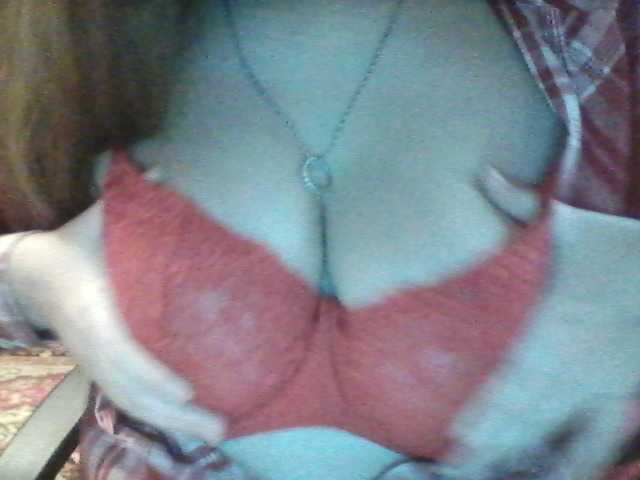 Photos Limonadka Who want see my sexy tits? 30 tokens!